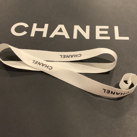 Chanel white ribbon - Picture 2 of 4